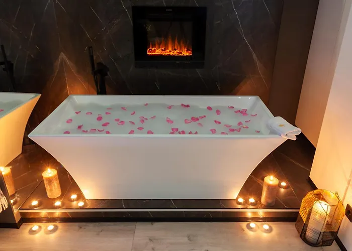 Royal Romantic Apartment With Bathtub