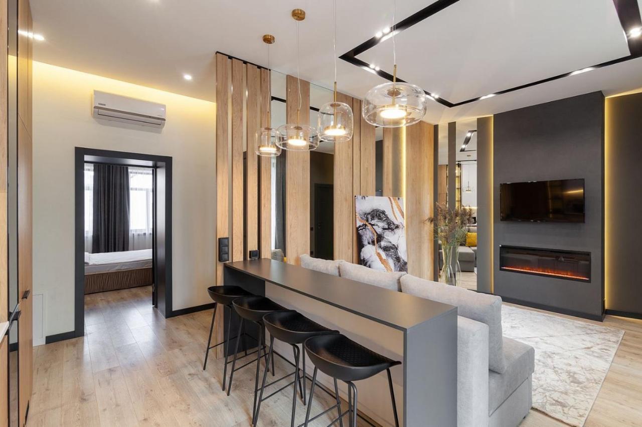 Royal Romantic With Bathtub Apartment