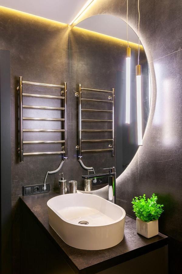 Apartment Royal Romantic With Bathtub Lviv