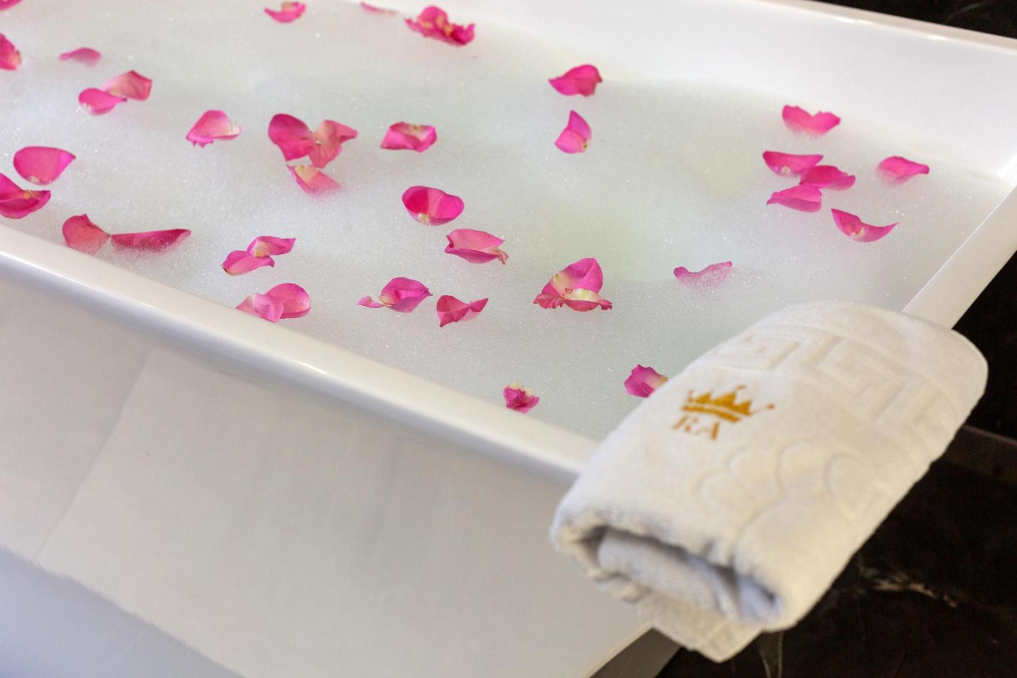 Royal Romantic With Bathtub Apartment *